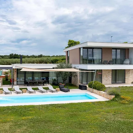 Holiday home Rosinjola