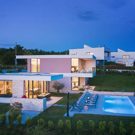 Holiday home Rosinjola